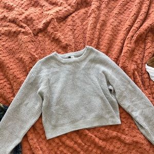 Basic Cropped Gray Sweater